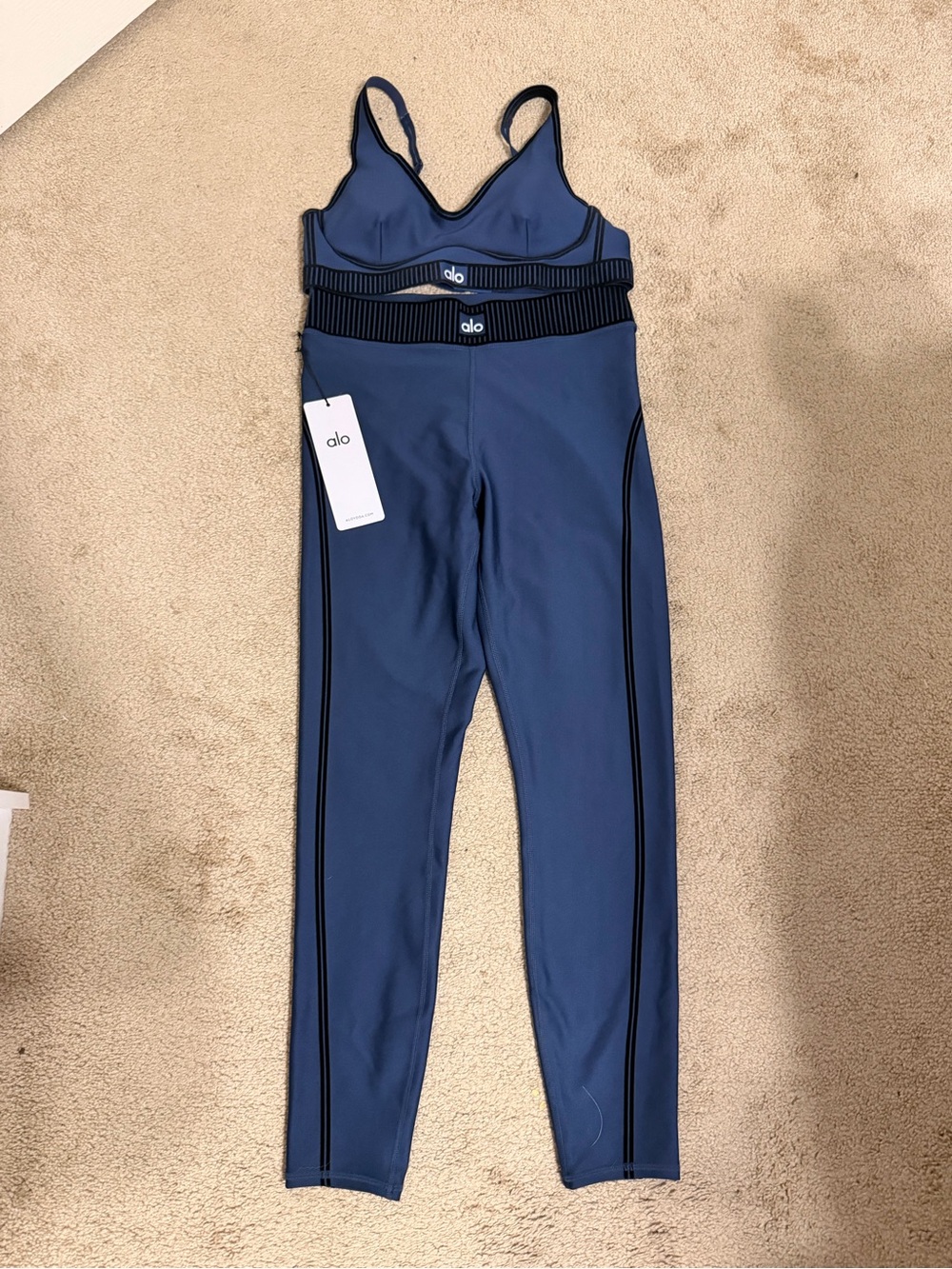 Alo legging and bra set NWT size Medium